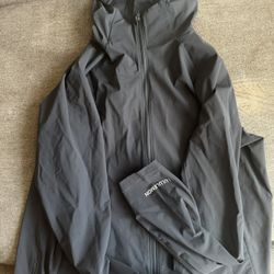 Lululemon Pacebreaker jacket 