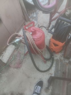 Sand blaster with hoses