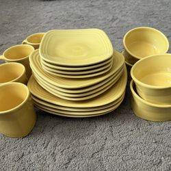 Sunflower Fiesta Dinnerware 4 Place Set