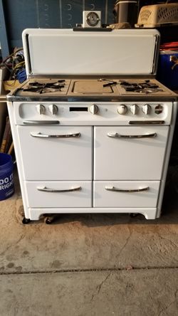 Vintage working stove Wedgewood