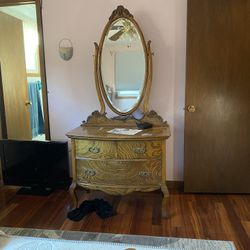 Pretty Short Antique Dresser With Mirror