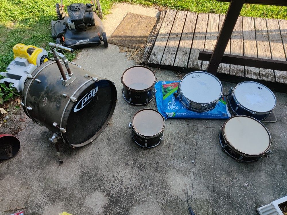Drumset (6 Piece)