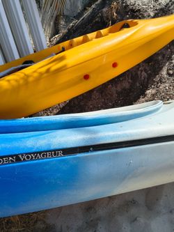 2 kayaks