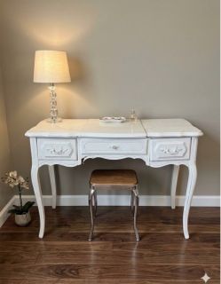 Vintage vanity table