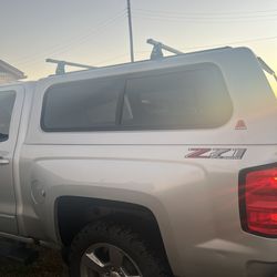 Leer Cap (Camper) For Sale!!!!!