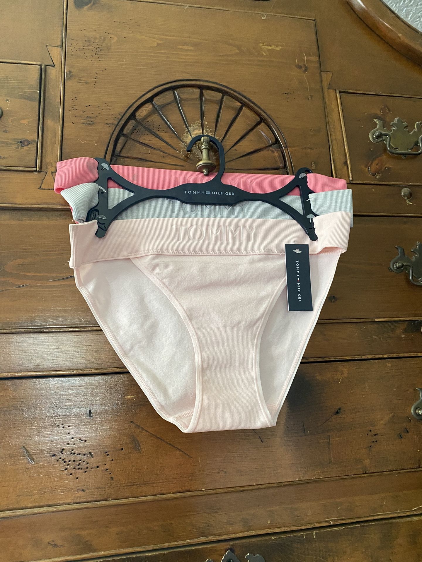 Woman’s Set Of 3 Bikini Panties Size M By Tommy Hilfiger NWTS