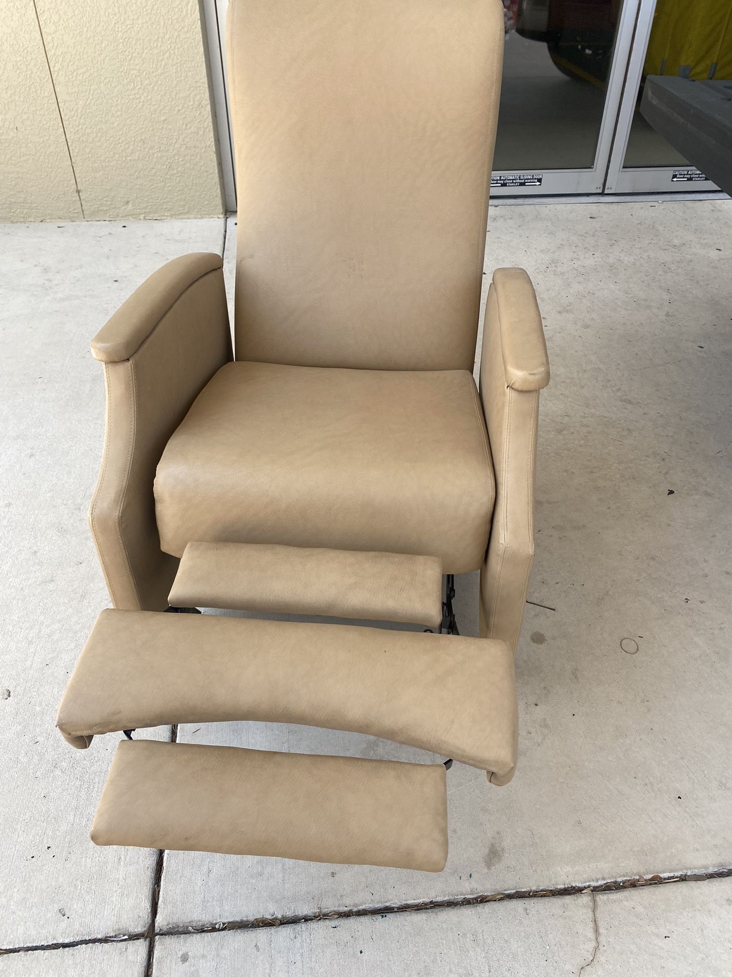Reclining Chair in Perfect Condition 