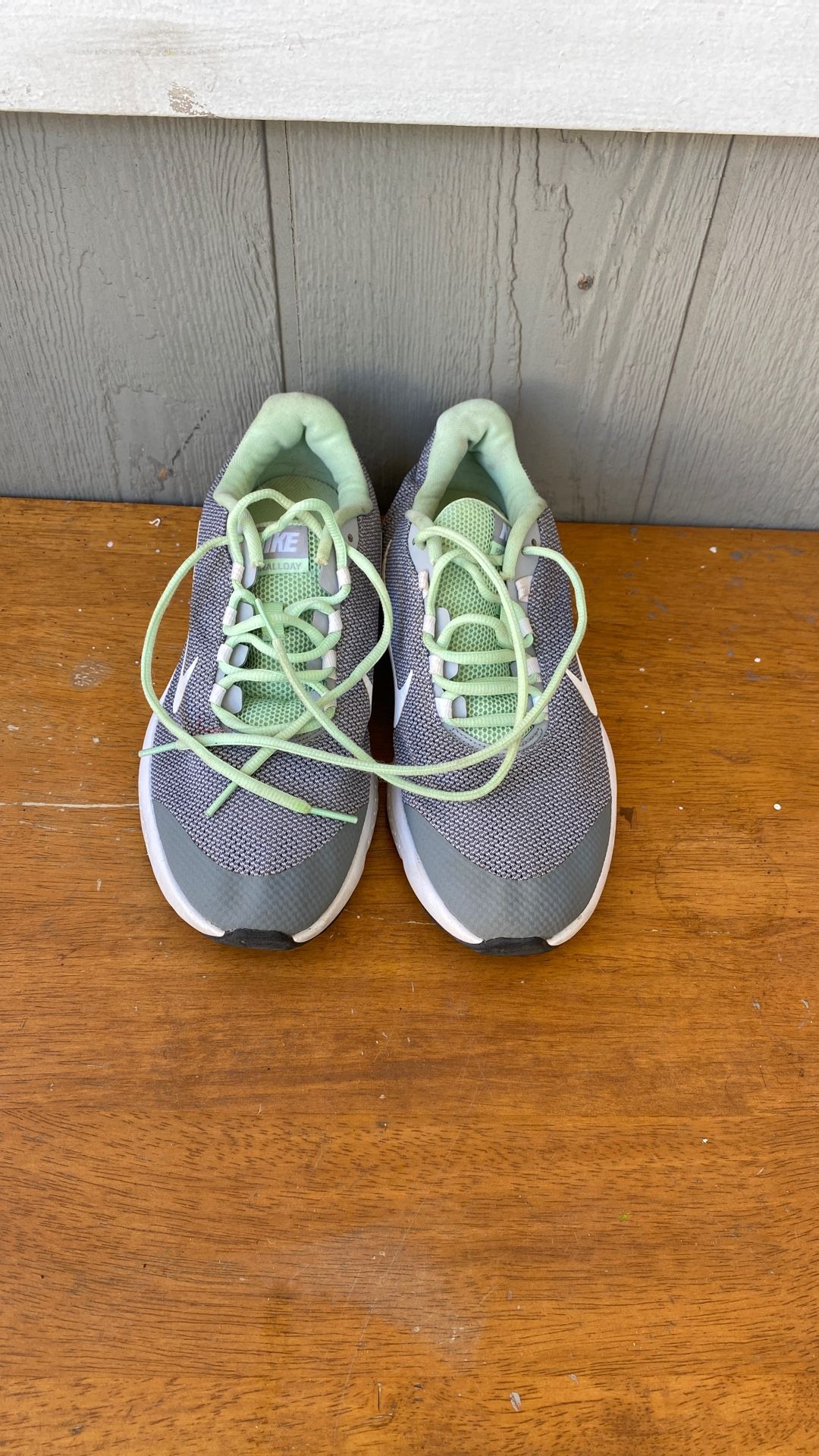 Tennis Nike Sz 10