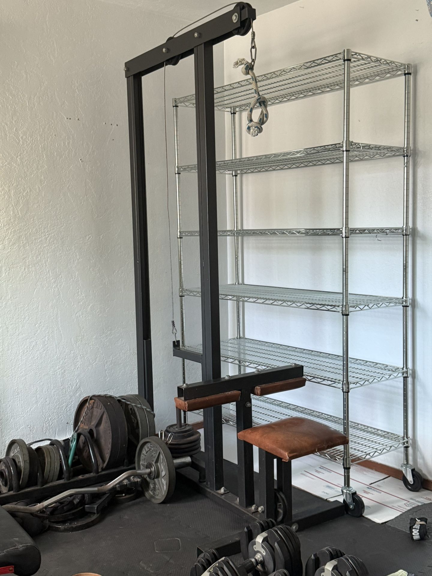 Lat Pulldown Machine