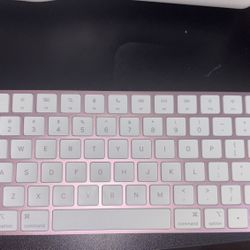 Apple Keyboard 
