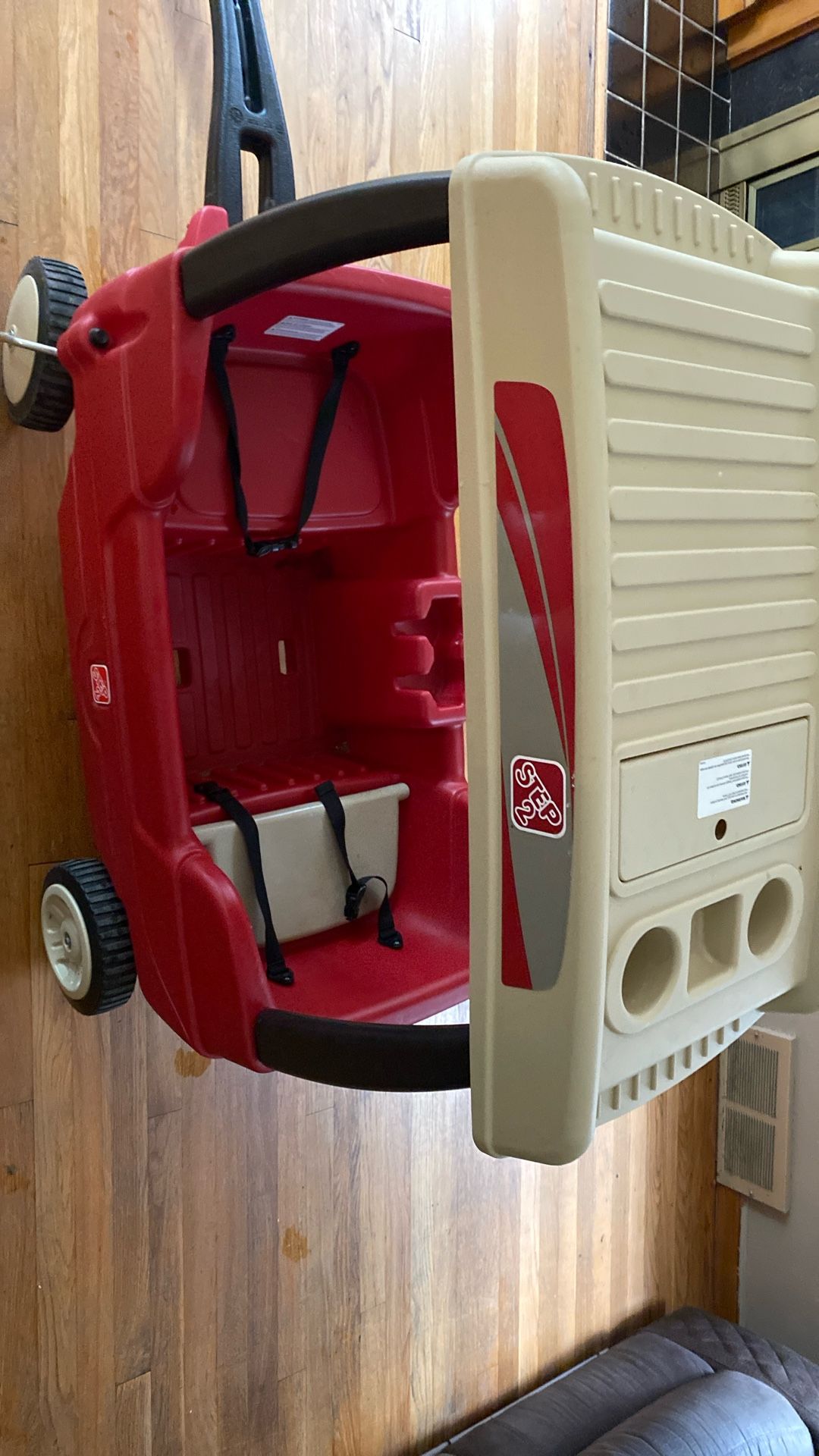 neighborhood wagon (kids)