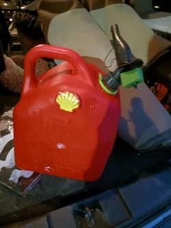 NEW EX LARG SHELL GAS CAN 8 FIRM LOOK MY POST ALOT ITEMS