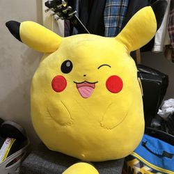 Squishmallows – Pokemon Giant Winking Pikachu Plush