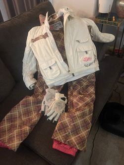 Sims Size XS Woman’s Snow Gear