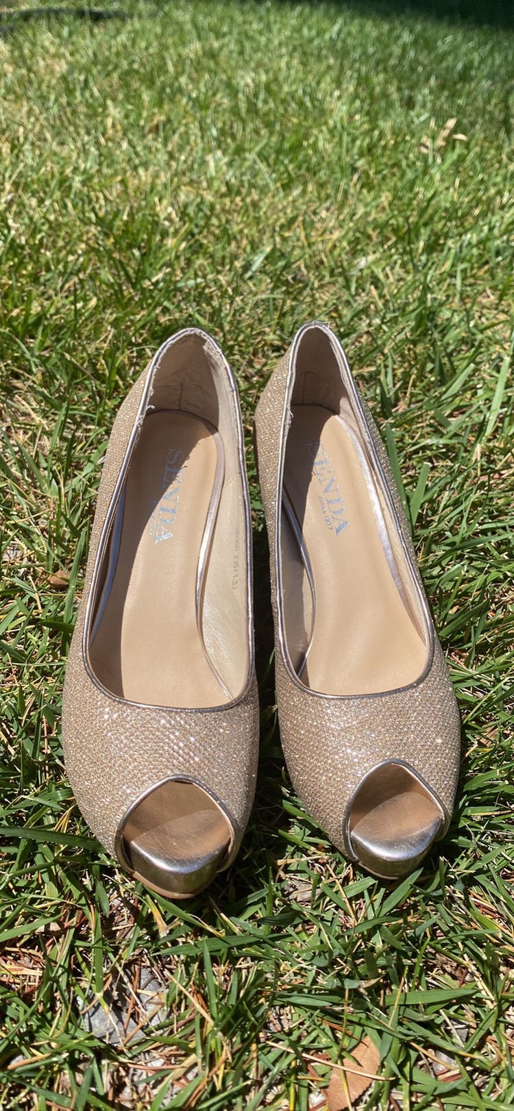 Blink Blink Heels Like New Size 6