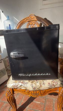 Frigidaire Retro Fridge