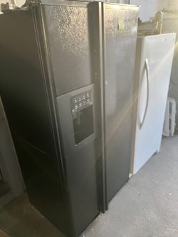 GE Black Side By Side Refrigerator 
