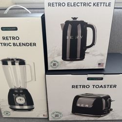 ⭐️ NEW Kitchen Appliance Set - Blender, Toaster, and Kettle