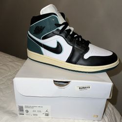 Air Jordan Mids