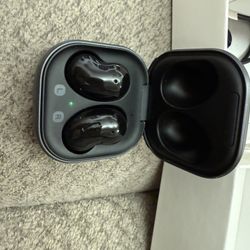 Samsung Galaxy Buds Live Wireless Bluetooth Headphones Like New
