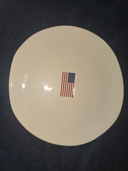 Brand New William Sonoma American Flag Dinner Plates