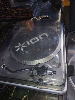 Vinyl player