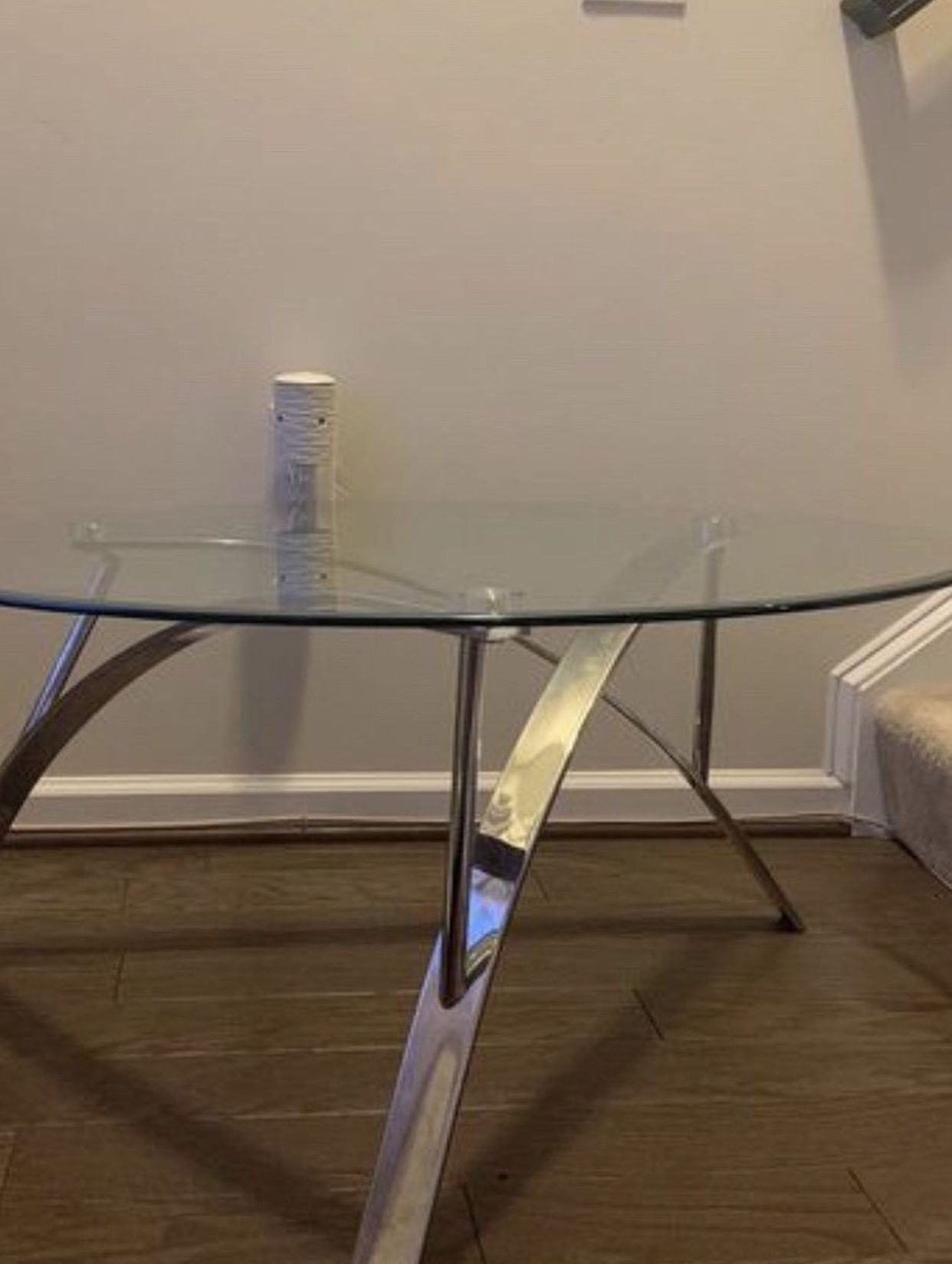 LIVING ROOM GLASS TABLE $129.99 Value