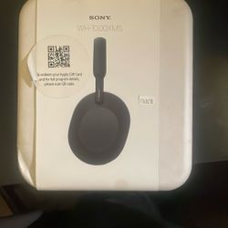 Sony headphones WH-1000XM5