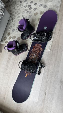Chamonix Women’s Snowboard Set With Bindings And Boots Size 6. Helmet, Cover & Stomp Pads Included