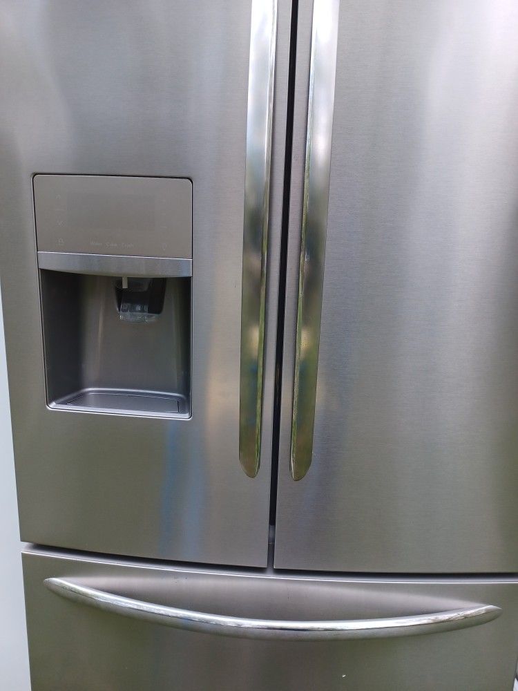Stainless French Door Refrigerator Excellent Condition
