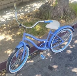 24" Woman's Huffy Beach Cruiser Bike
