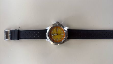 Seiko200  diver watch rare yellow