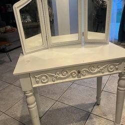 2 Parts Vanity desk 
