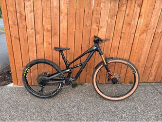 2021 YT Jeffsy Carbon full suspension mountain bike