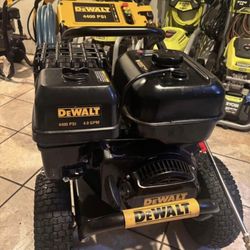 Dewalt 4400 PSI 4.0 GPM 420cc CRX420 Engine Gas Pressure Washer
