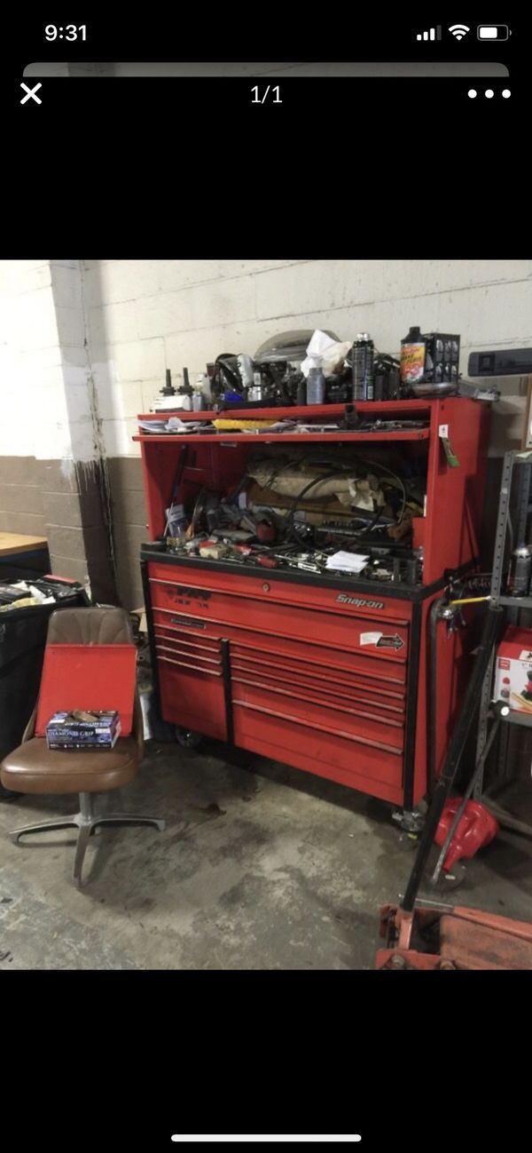 Snap on tool box W/hutch** 54 inch wide for Sale in Lakewood, OH OfferUp