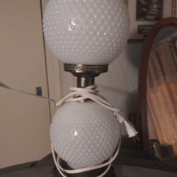 Gorgeous vintage knotted lamp