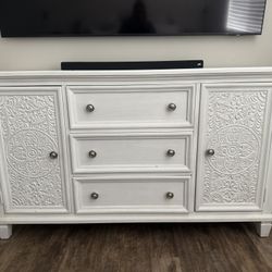 Agent Rapid Sell - Designer Boho Whitewashed Wooden Sideboard + Matching Nightstands (Set Of 3)