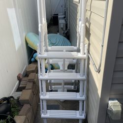 Pool Ladder ! 