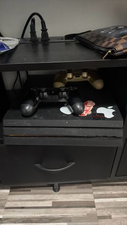 PlayStation 4 Pro  (PS4Pro)