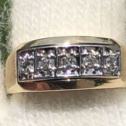 Men’s Ring,10k authentic gold with 5diamonds,7.8grams,size 9.5,please look at all pictures for more details
