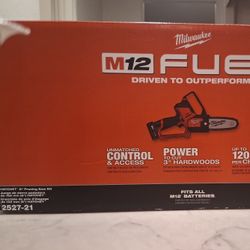  Milwaukee M12 FUEL HATCHET 6" Pruning Saw Kit (model 2527-21), BATTERY & CHARGER INCLUDED