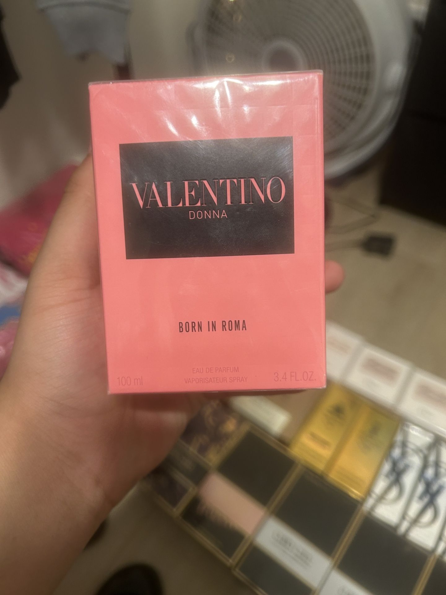 VALENTINO DONNA BORN IN ROMA