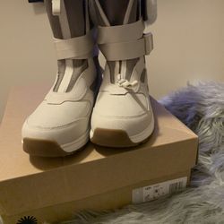 UGG Plush Boot Sz 8