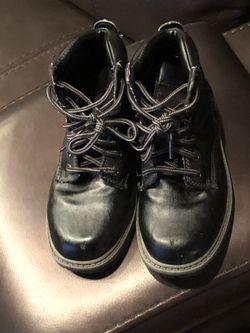 Kids boots size 12