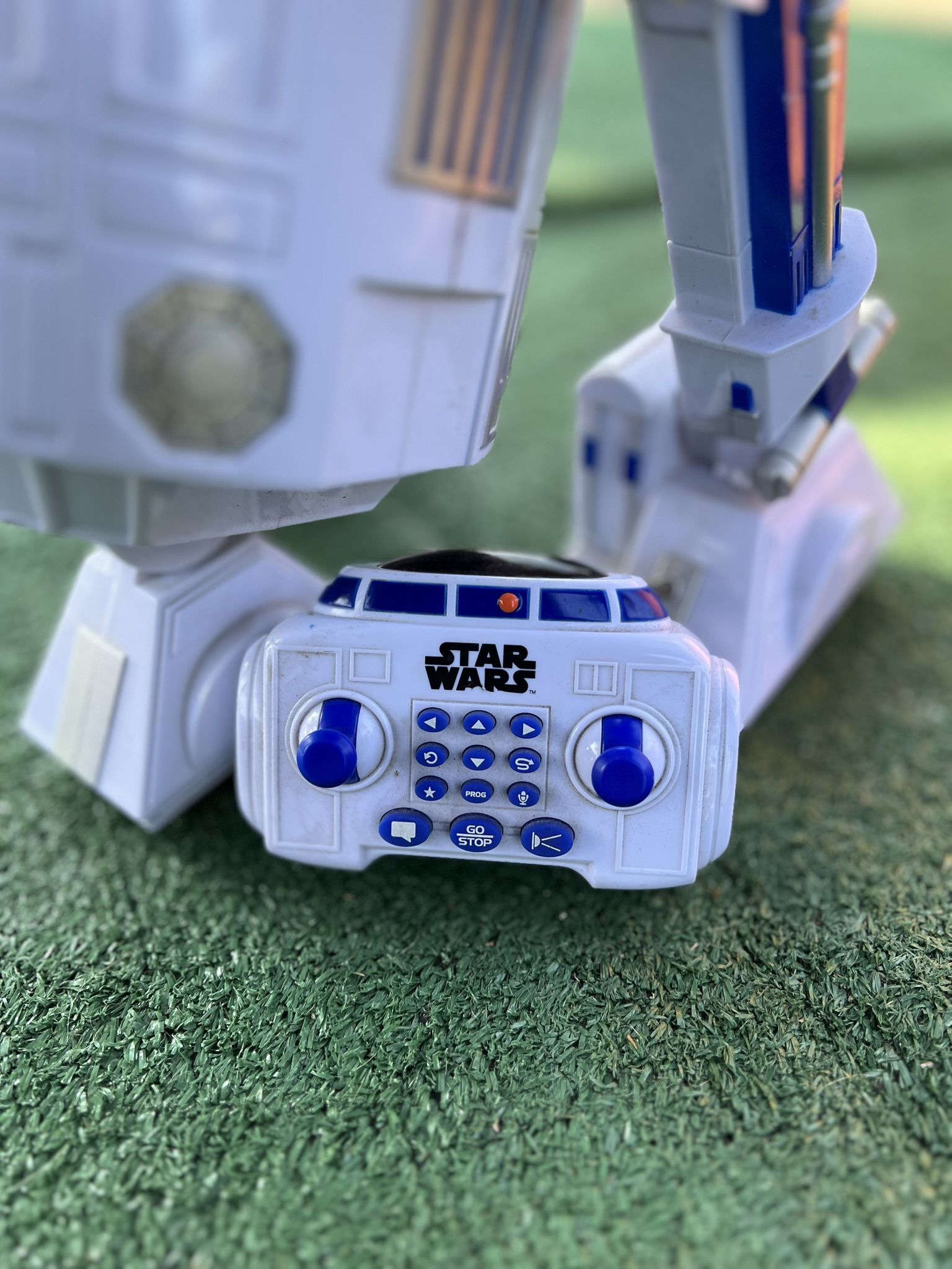 Star Wars Force Awakens R2 D2 16