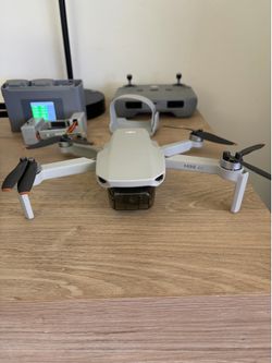 Dji Mini 4k bundle with screen charger, 2 batteries, controller, and dropping system and more