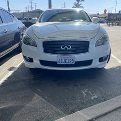 2012 Infiniti M37