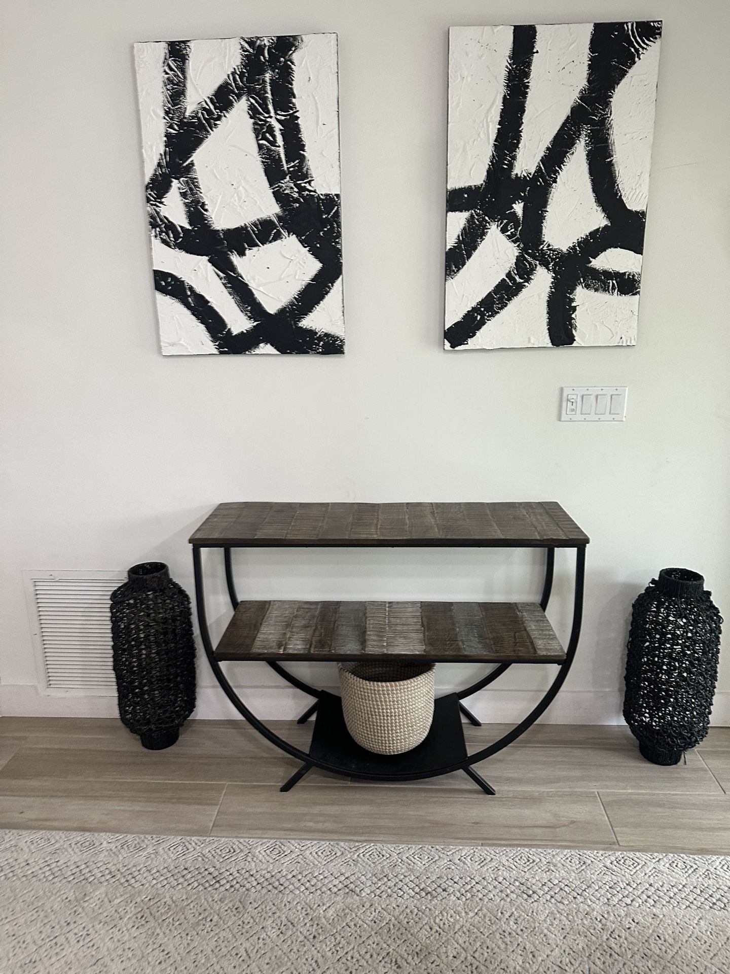 Lamoney Sofa/Console Table