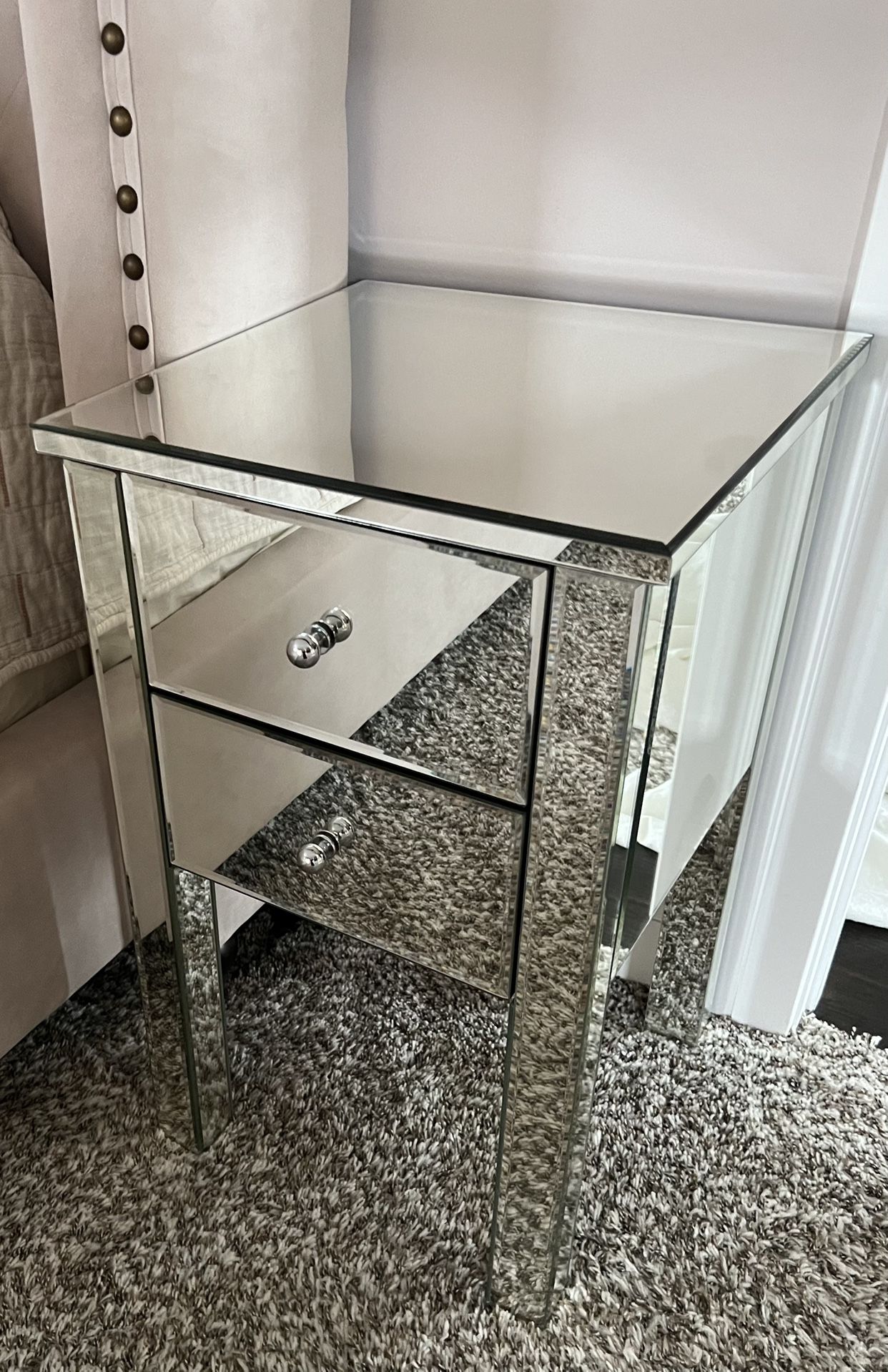 MIRROR SIDE TABLE